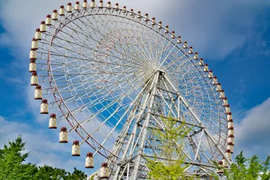 絶景を一望できる“ぐるぐる観覧車”