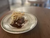 本州鹿のロースト　カシューナッツのピュレ　マデラソース