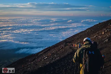 雲海を眺めながらの下山