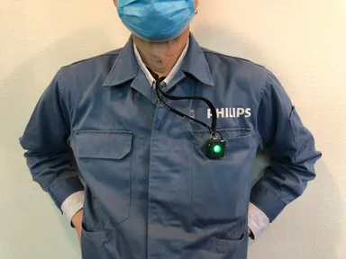 胸ポケットに固定