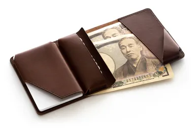 薄さ際立つ「HITOE(単)構造」