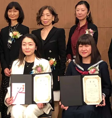 セーラー服姿の表彰式