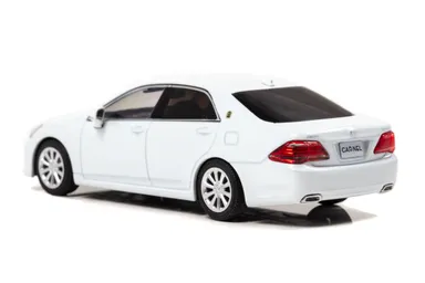 White Pearl Crystal Shine：左後