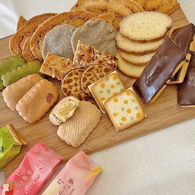 老舗のこだわりお菓子がぎっしり