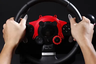 ロジクール社製ステアリングタイプコントローラ 「ドライビング