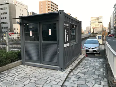 東京都中央区　区役所本庁舎前