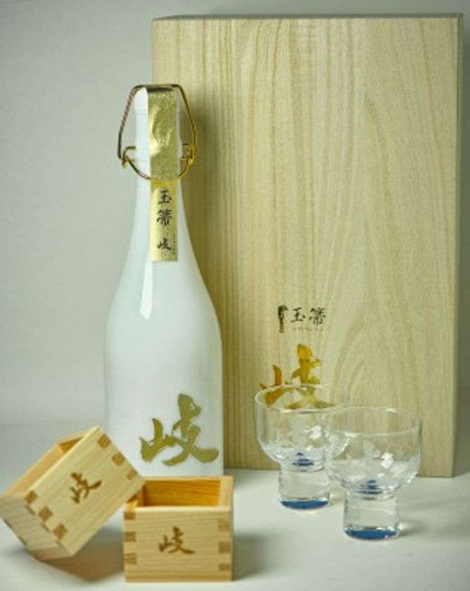 日本酒奇跡のマリアージュ、世界限定300本にて販売開始
「玉箒(GYOKUSO)」待望の第2弾、世界限定300本販売!