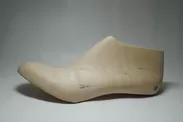 CA、美容部員さんの1,200名以上の足を解析しオリジナルで作成した靴の木型