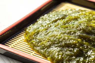 「奥武島産太もずく」は80万パック以上の実績