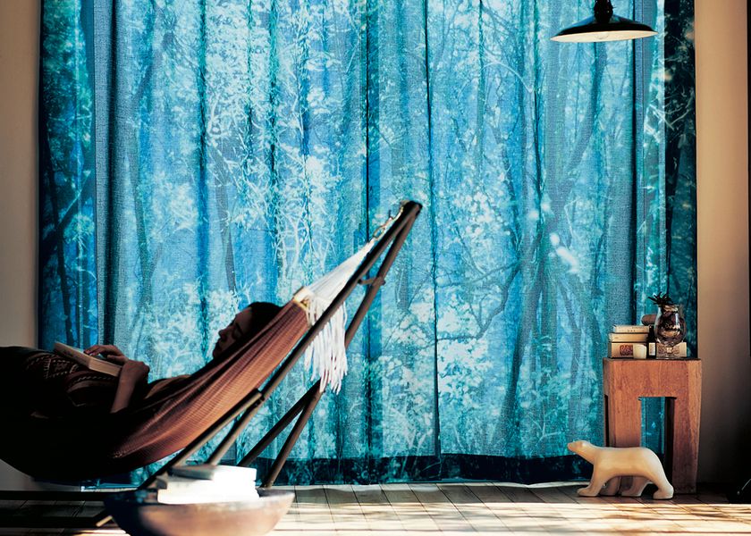 ベルメゾン
写真家 市橋織江さんとコラボレーション
渓谷を映した木漏れ日の麻入り
UVカットレースカーテン
4月23日より発売開始