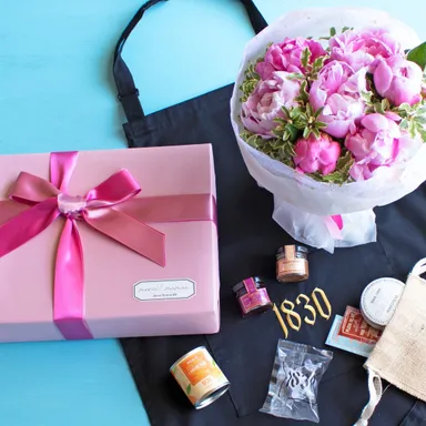 ジュテーム ママンセット(ピオニーブーケつき)：15,950円(税込)