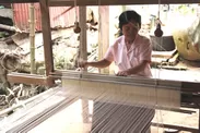 100年以上代々伝承される手織り技術