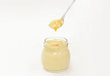 茜たまごプリン【白】は卵白と自家製キャラメルを使った半熟生キャラメルプリン