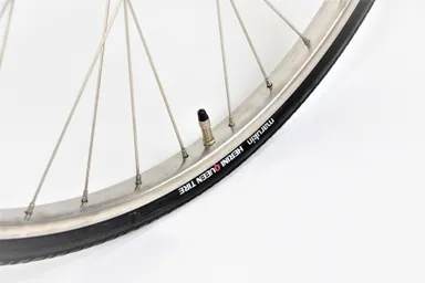 すり減りに強い耐摩耗タイヤと1.2mm肉厚チューブ