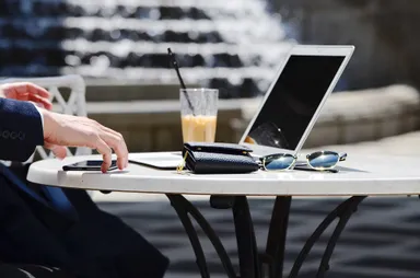 定番カラーのブラック