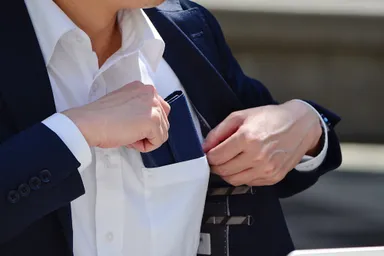 シャツのポケットにもスッポリ