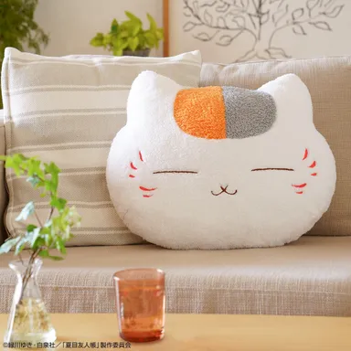 B賞：もこもこフェイスクッション(1)