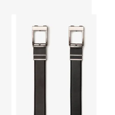 カラーはブラックとブラウン