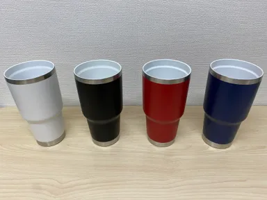 4色　内側にセラミックコーティングがしてあるので汚れにくい