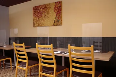 感染防止対策　アクリルボードの設置