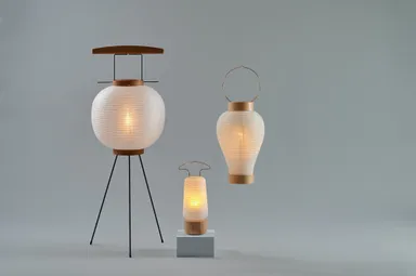 KAKEHASHI SERIES盆提灯ラインナップ。左から「AGASATO」「AKASHI」「TSUDOI」