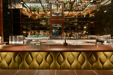 2F ミュージックラウンジ