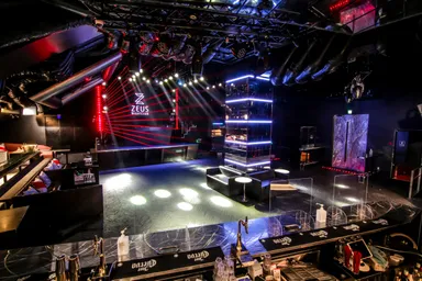 3F メインフロア 2