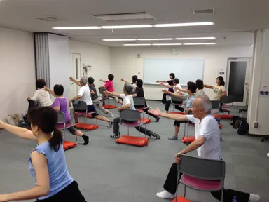 椅子de太極拳体操(1)