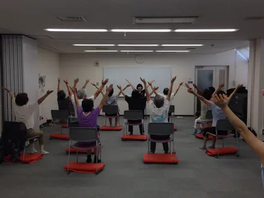 椅子de太極拳体操(2)