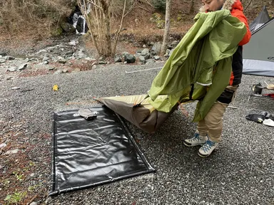 ソロキャンプ　グランドシート
