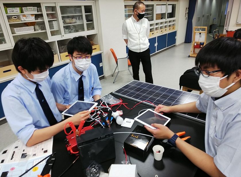 I-PRIMO店頭入替用「旧i-Pad」453台をNPOへ寄付
~一部を高校生がワークショップで再利用~