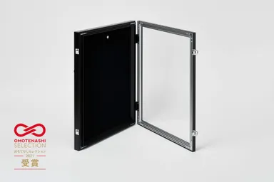 前開き式ユニフォーム額　セット時画像