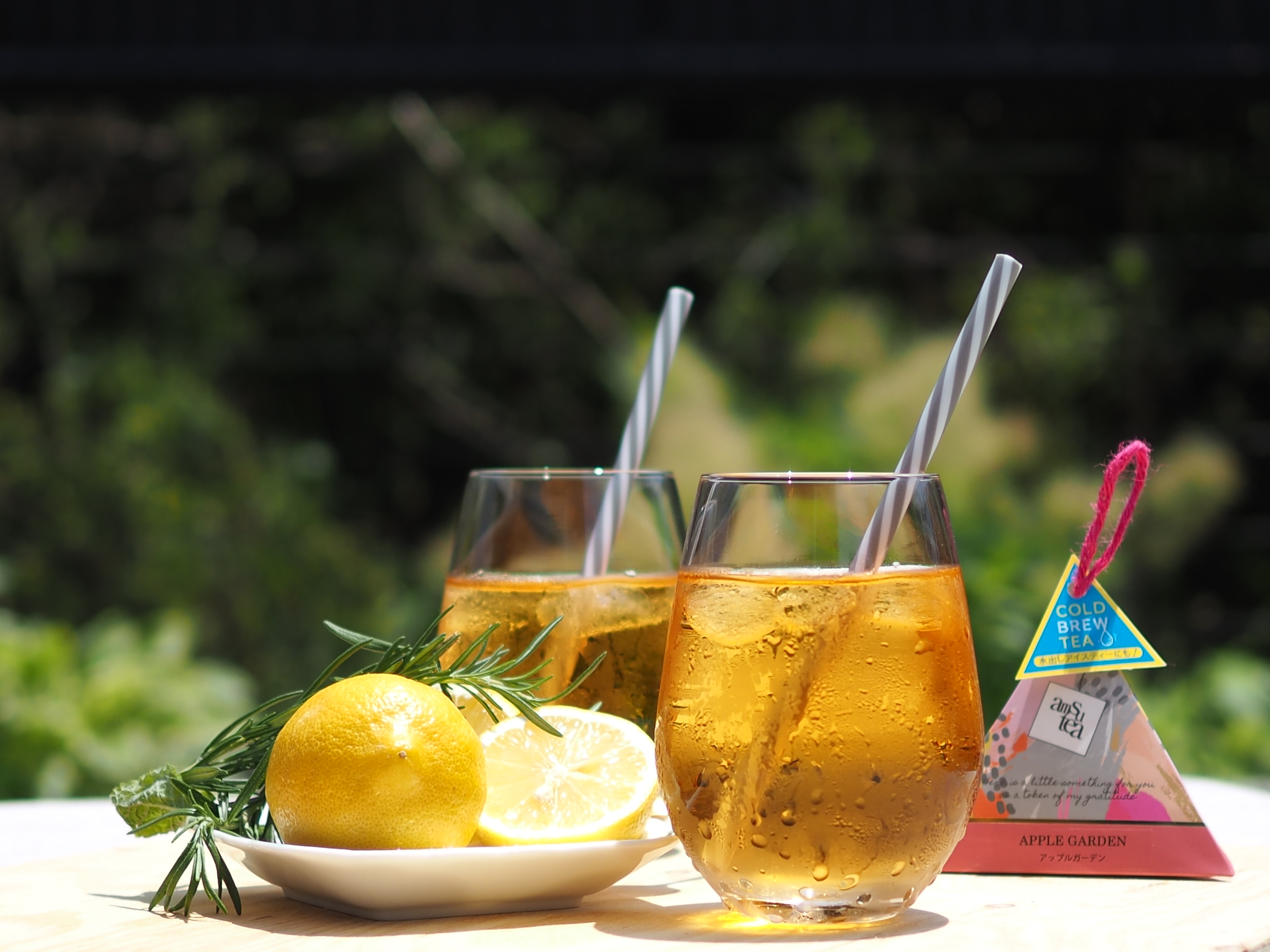 紅茶専門店amsu tea(アムシュティー)が、人気ギフト“テトラティー5”の水出しアイスティー仕様を夏限定で販売開始！これからの暑い季節に水出しアイス ティーですっきりと爽やかなひとときを！｜株式会社ビッグメイクのプレスリリース