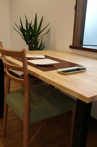 2階：洋室(電源・Wi-Fi完備)