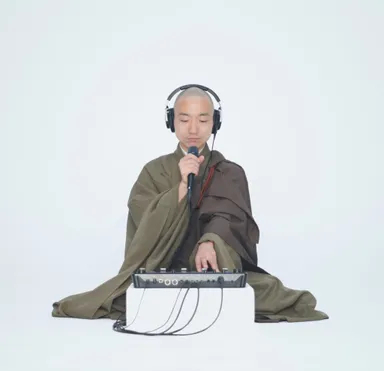 赤坂陽月(即興音楽家／僧侶)