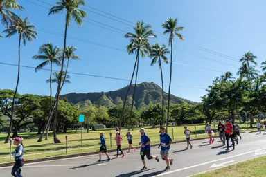 ダイヤモンドヘッドバックに最終ストレート