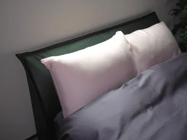 新色Pink。少しグレーがかった上品で優しいカラー