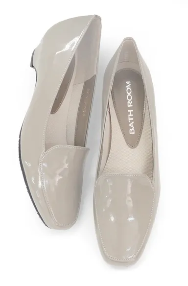 雨の通勤に便利なレインパンプス