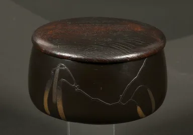 Photo.14　やしゃぶし蒔絵たばこ壺