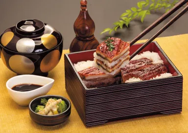 肉厚うなぎを二段重ねにした【うなぎ二段重】