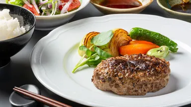 ハンバーグ盛り付け例