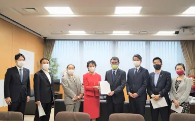 河野太郎 行政改革担当大臣へ提出