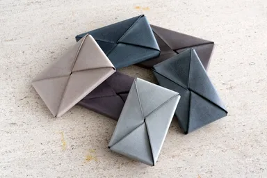 TSUTSUMU CARD CASE ARIA