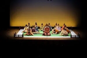 《昭和天平楽》蘇演出演：伶楽舎