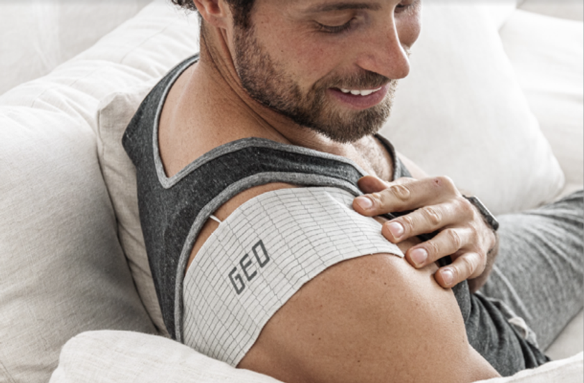 奇跡の素材『グラフェン』使用！　
自然の遠赤外線で疲れを癒やすヒートパット「GEO」が
Makuake発売1週間で100万円を達成！