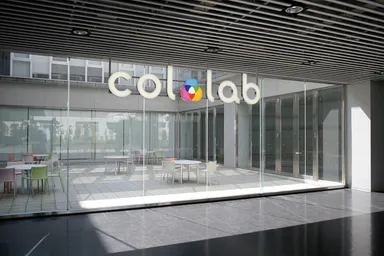 色の国際科学芸術研究センター(2)