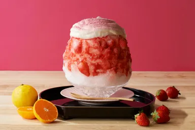 柚子みかんが隠し味『鎌倉小町とろふわかき氷―苺・柚子みかん―(1,520円/税込)』