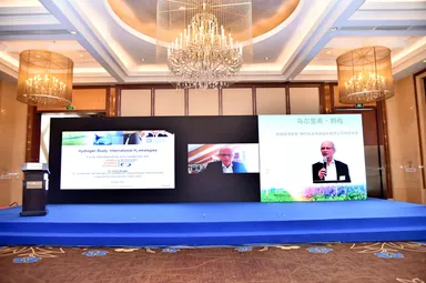 ドイツのDr.Ulrich Bunger 氏によるオンライン講演