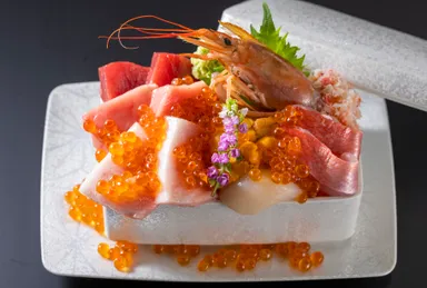 海鮮贅沢タカラ箱　6,380円(税込)