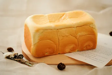 ふんわり生食パン　2